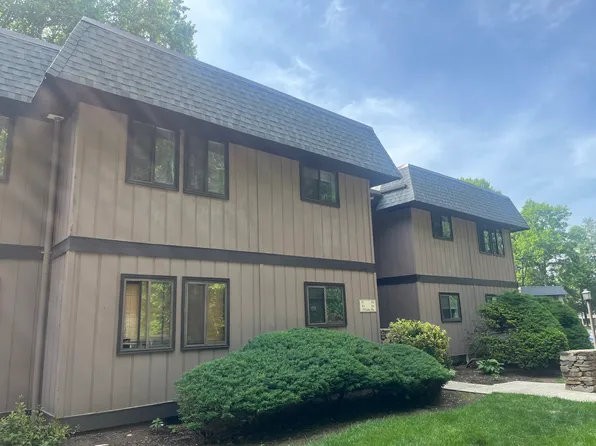 19 Lake Dr APT E7, Hendersonville, NC 28739