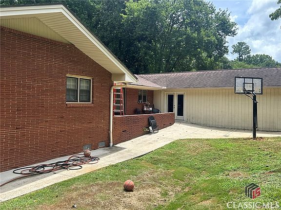 4th image of 354 Greencrest Drive