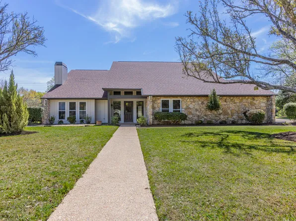 318 Bluebonnet Cir, Mc Gregor, TX 76657