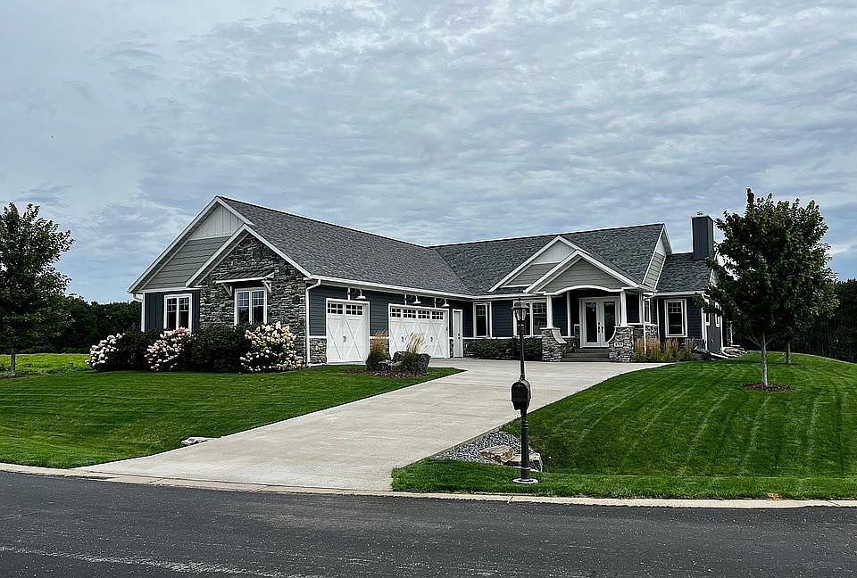 1st image of 1713 Green Vistas Dr