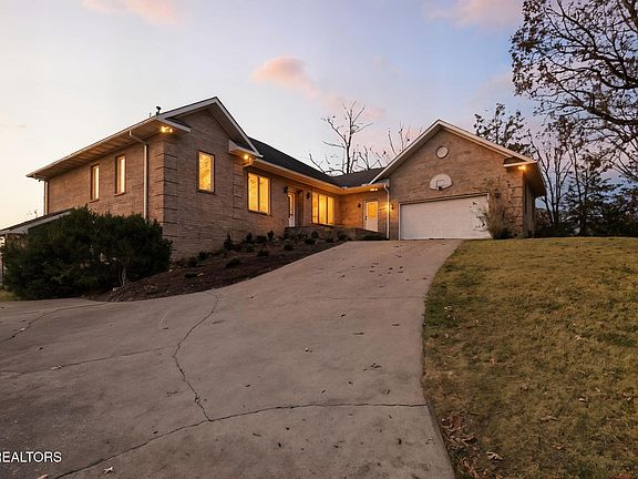 5th image of 310 Teague Ln