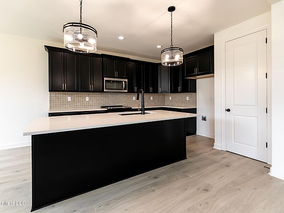 4th image of 3336 Kreunen St