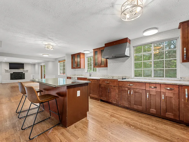 1161 Kettle Pond Ln — Photo 14
