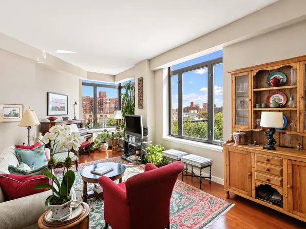 380 Lenox Ave APT 8A, New York, NY 10027