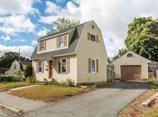 178 Hildreth St, Lowell, MA 01850