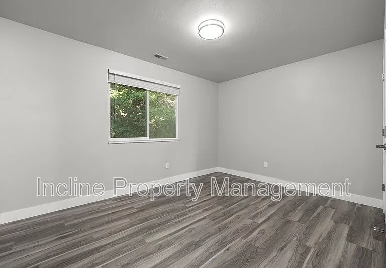 788 N 1060 W — Photo 9