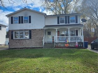 95 Pheasant Run Rd, Buffalo, NY 14228
