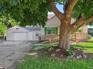 1210 Simca St, Flint, MI 48507