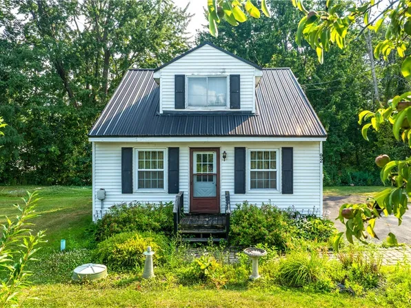 92 Camic Rd, Central Square, NY 13036