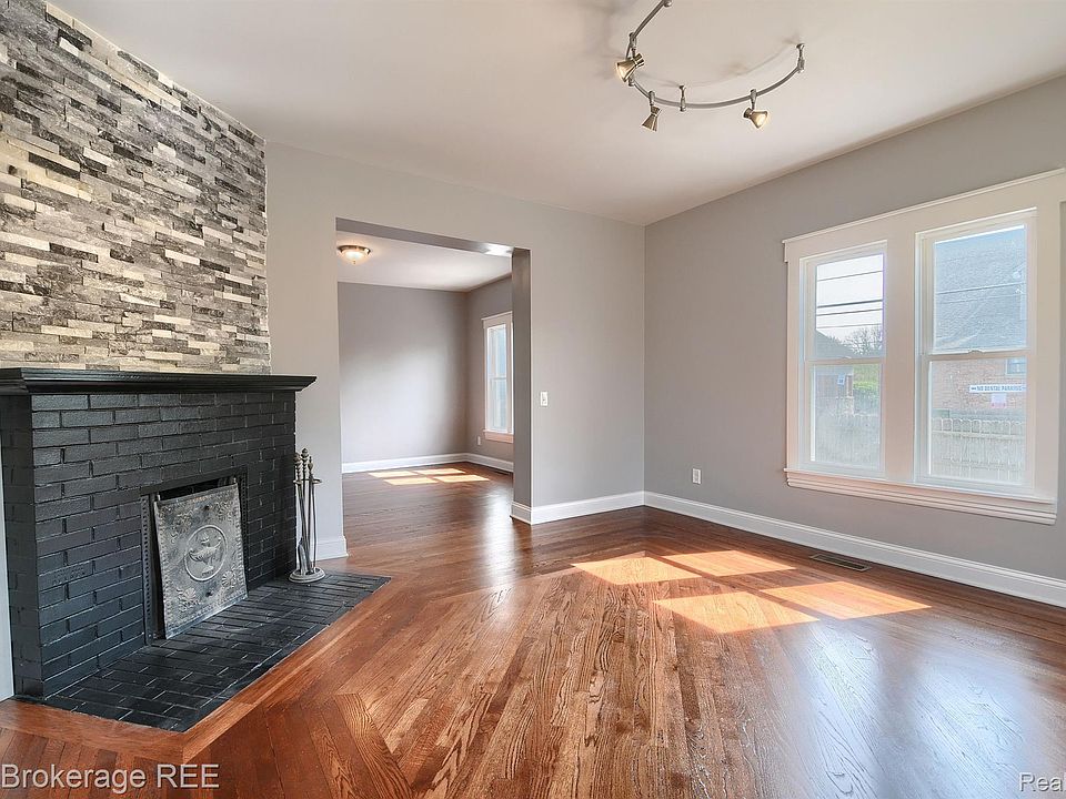 11 1st St, photo 6