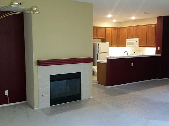 5th image of 35976 Lindstrand Ave Unit 11