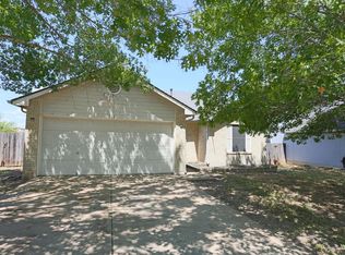 215 Estate Dr, Hutto, TX 78634
