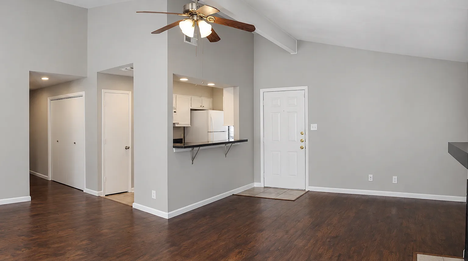 2 bed, 1200 sqft, $1,895 — Photo 4