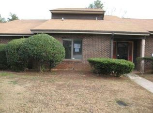 1490 Stoneleigh Cir, Stone Mountain, GA 30088
