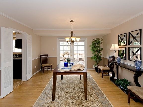 5th image of 4309 Dahill Pl