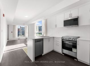 16 Marquette Ave #5, Toronto, ON M6A 0E1