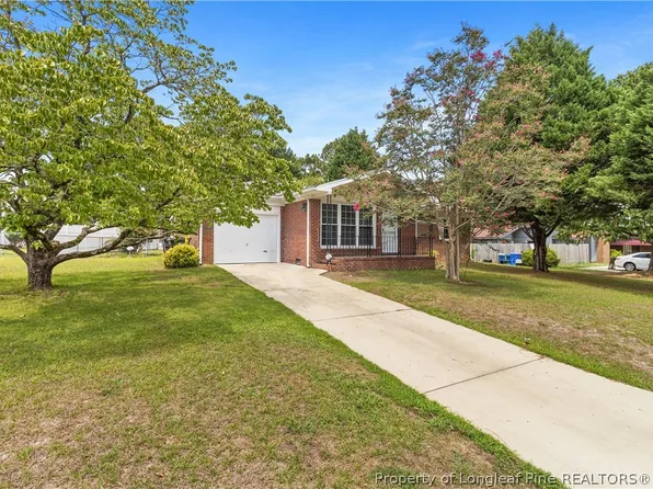 735 Amber Dr, Fayetteville, NC 28311