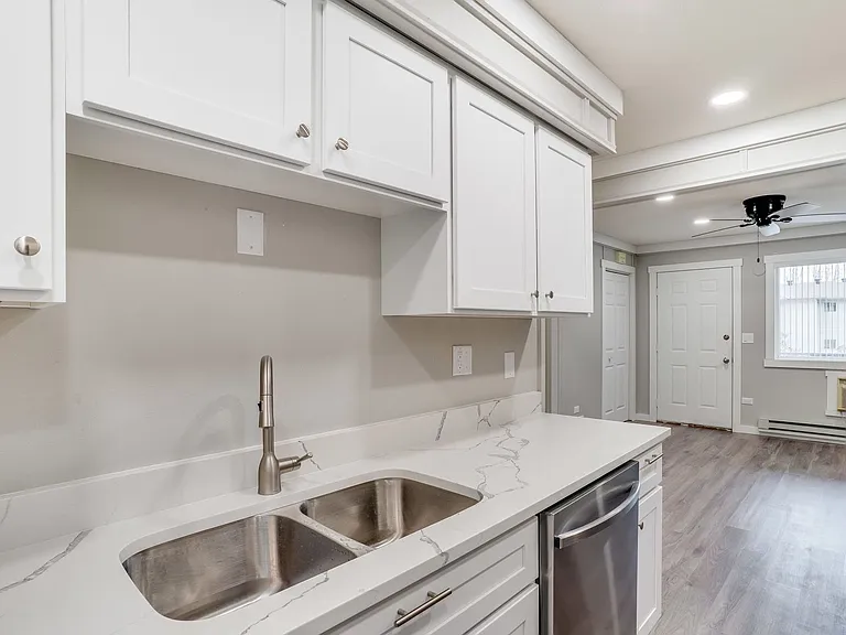 3223 E Main St — Photo 9
