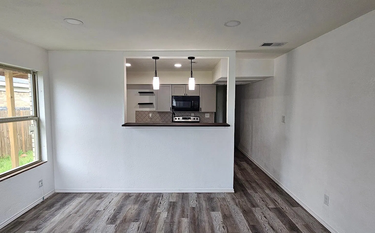 2 bed, 765 sqft, $1,000 — Photo 3