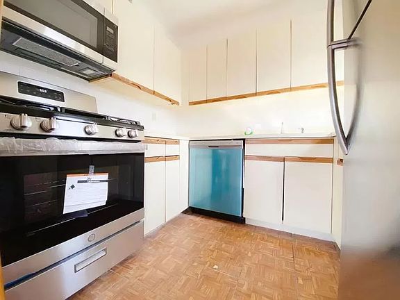 3rd image of 5-48 115th St #548E