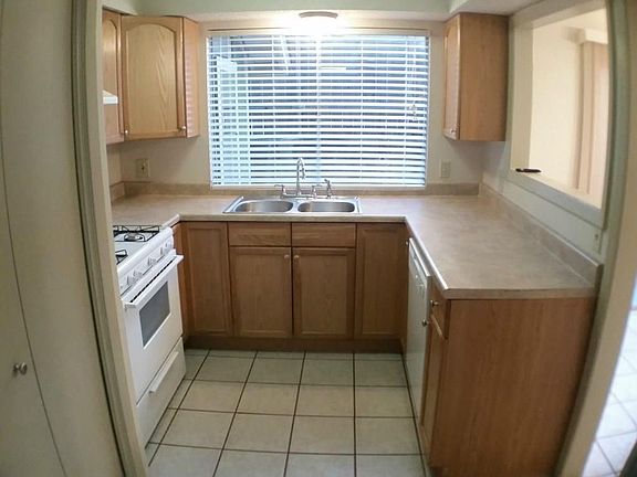 5th image of 7204 Creekside Dr APT B