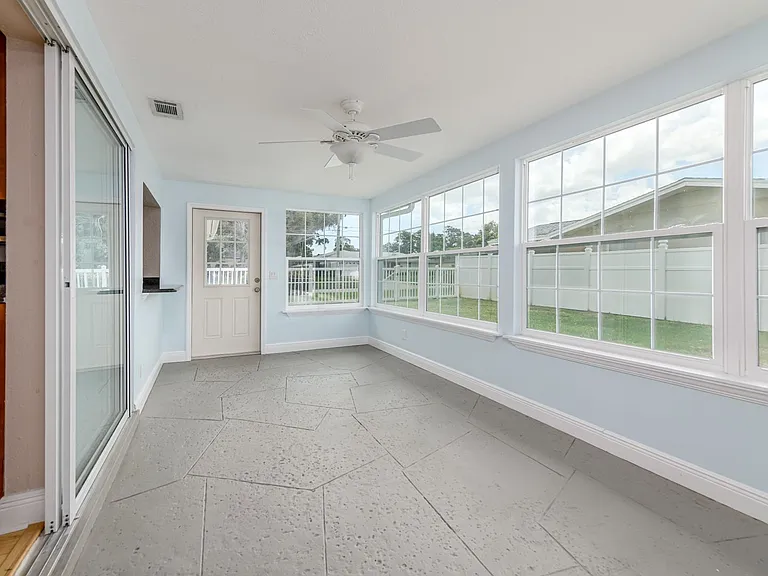 1661 Algonquin Dr — Photo 21