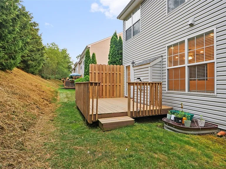 10550 Cherry Grove Ct — Photo 2