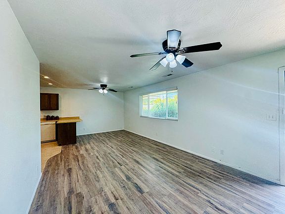 5th image of 214 Cactus Ln #2