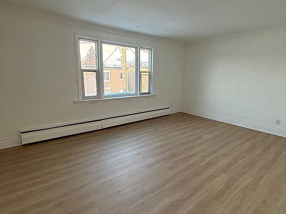5th image of 190 Montfort St