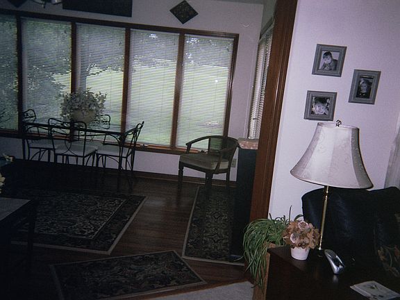 4th image of 19 Aberfield Ln