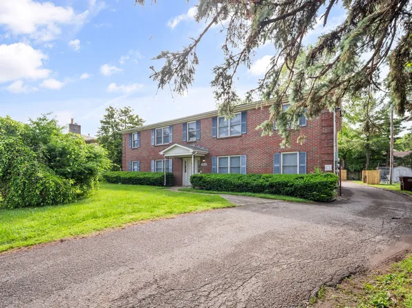 3301 Orchard Manor Cir, Louisville, KY 40220