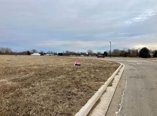 7 Brookside Dr, Peru, IL 61354