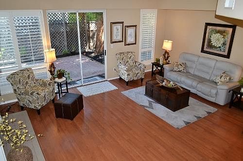 2nd image of 1081 Vista Pointe Cir