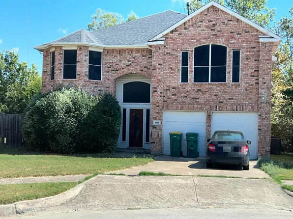 800 Sebring Dr, Cedar Hill, TX 75104