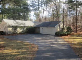 446 Lovely St, Avon, CT 06001