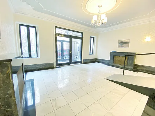 Rented by Bohemia Realty Group | media 18