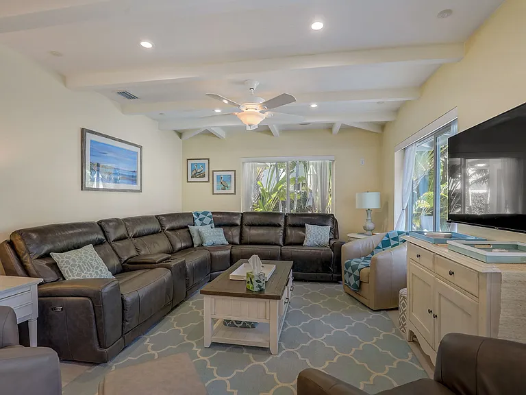 39 S Polk Dr — Photo 6