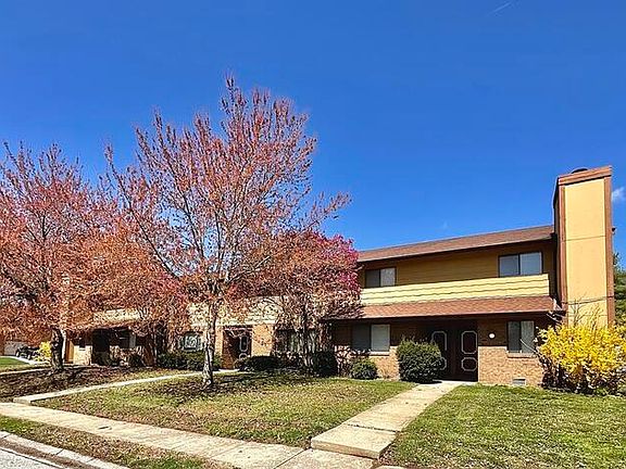 3rd image of 214 W Wesley Dr