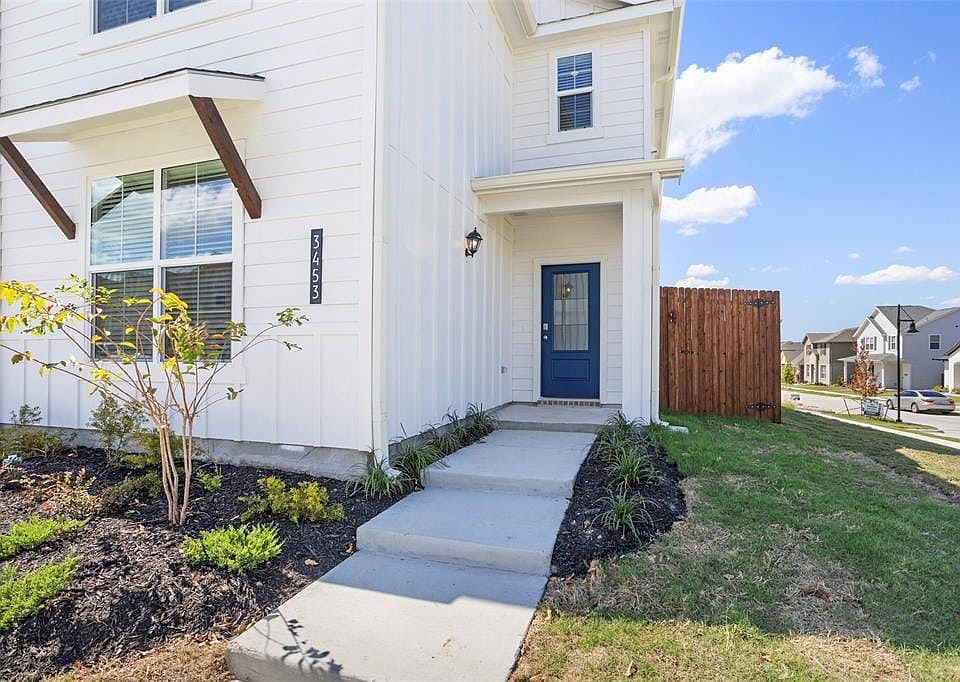 1st image of 3453 Lake District Ln
