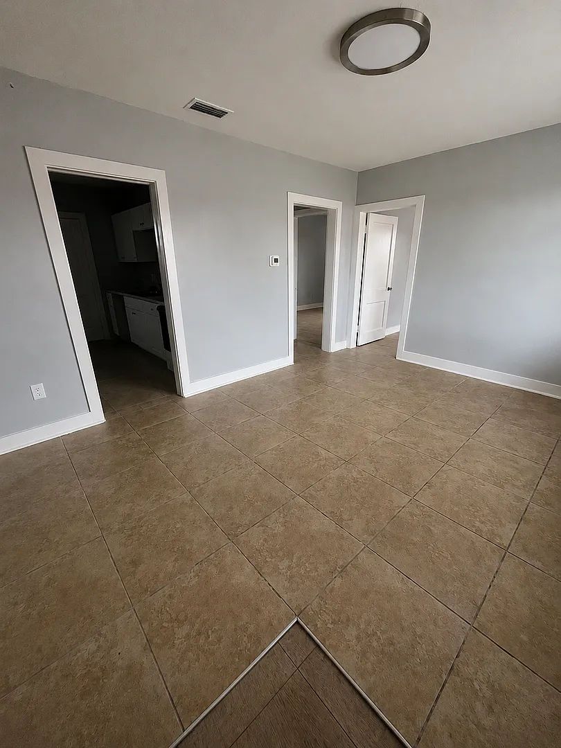 1016 East Lake Silver Drive NE — Photo 3