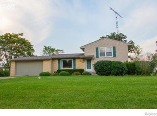 9107 Ann Maria Blvd, Grand Blanc, MI 48439