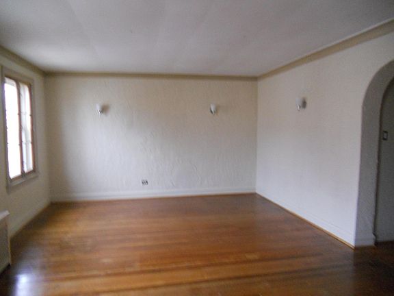 2nd image of 6022 N Francisco Ave APT 2