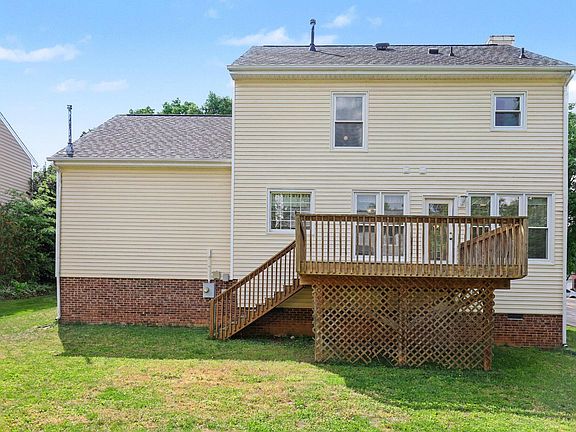 2nd image of 208 Arlington Rdg