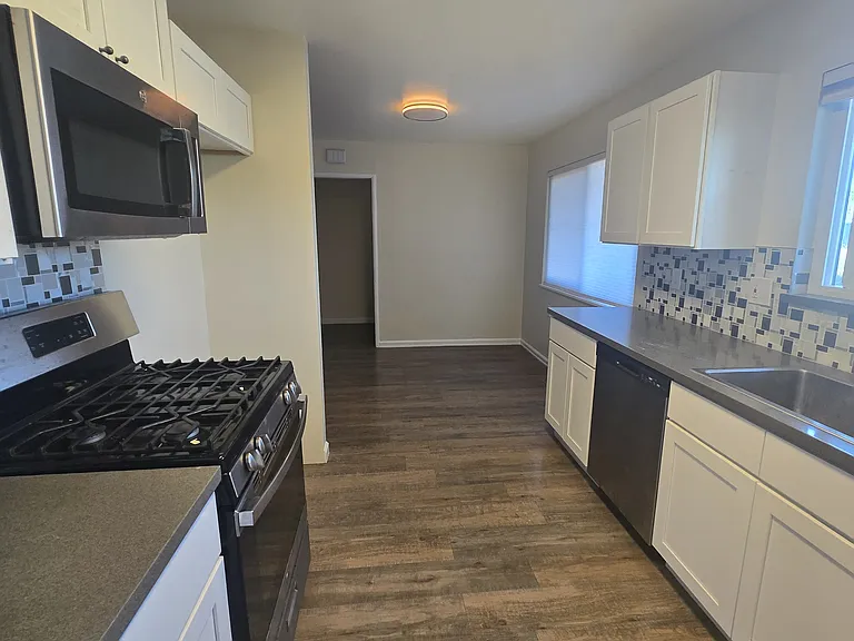3656 Evergreen Rd — Photo 2