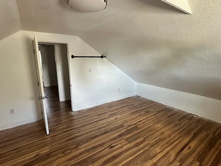 551 S Meade St — Photo 7