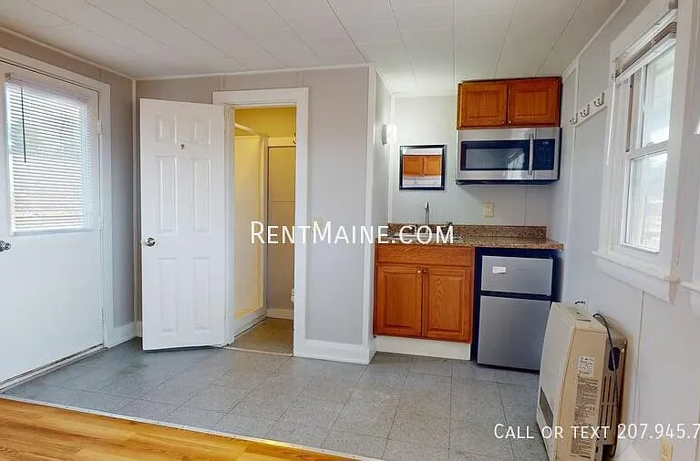 18 Main Rd #5 — Photo 1