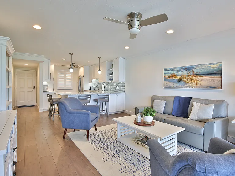 600 Sutton Pl #103B — Photo 3