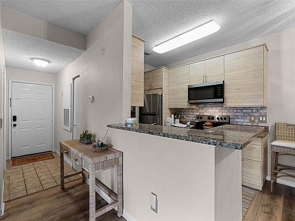 2nd image of 2521 Grassy Point Dr Unit 309