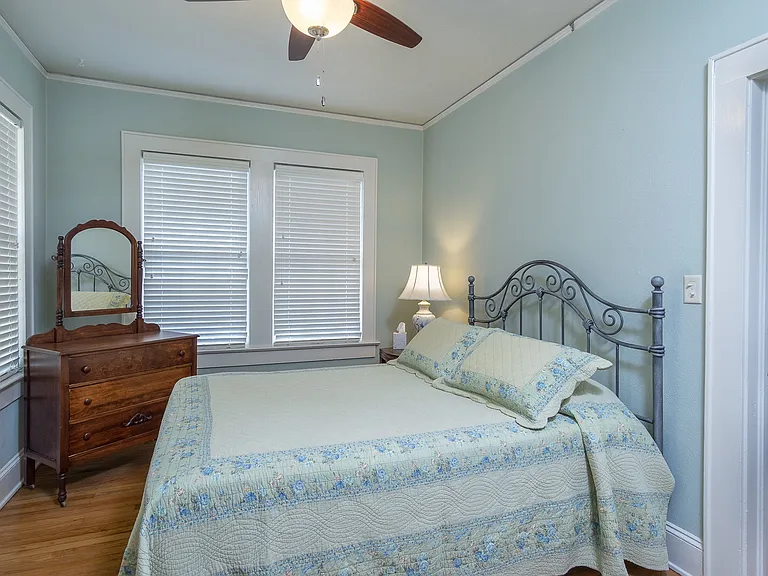 1308 Broome St #A — Photo 8