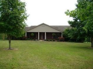 1090 Spring Meadow Dr, Lawrenceburg, KY 40342